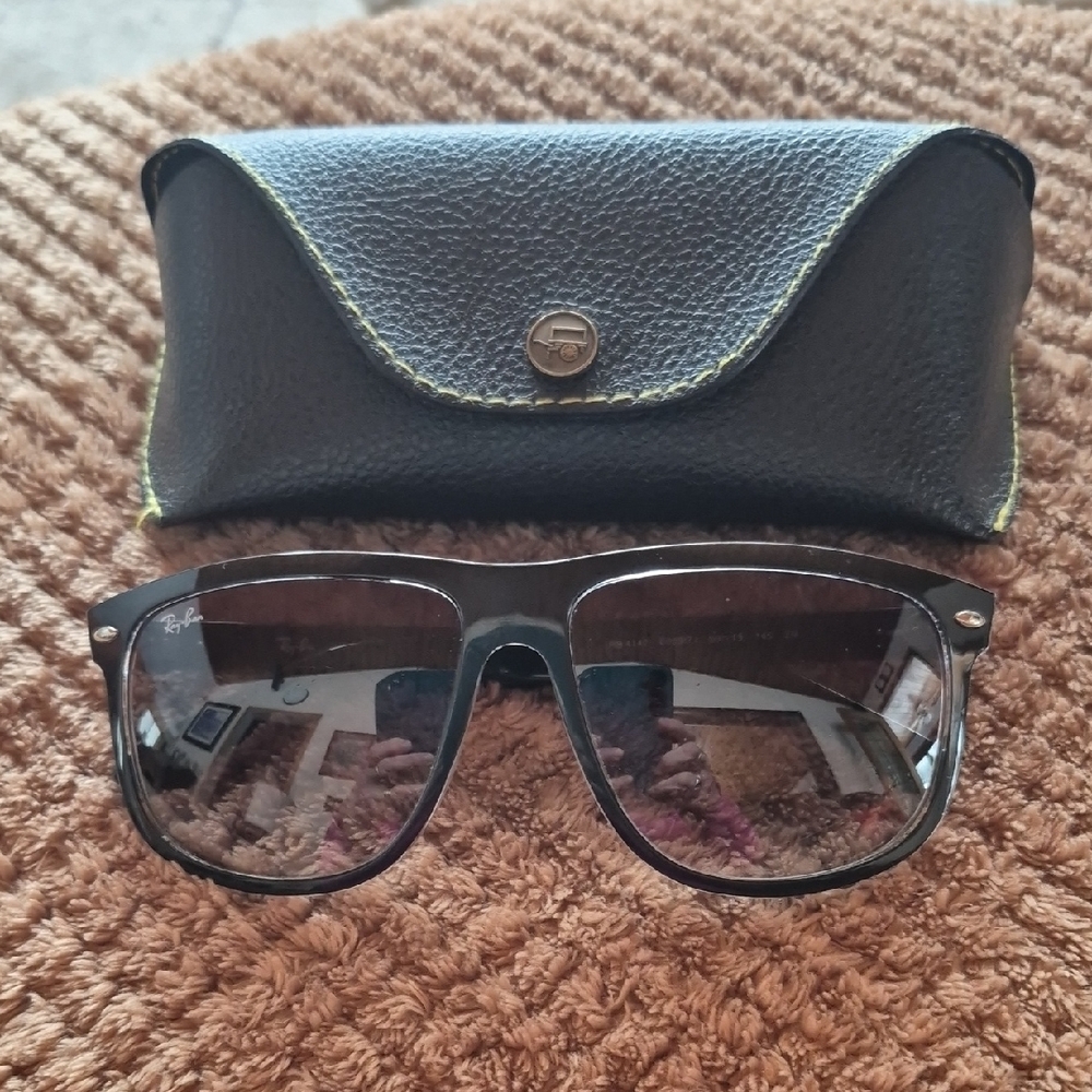 Ray-Ban Boyfriend  Black Sunglasses with Case